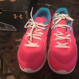 Under armor tennis shoes